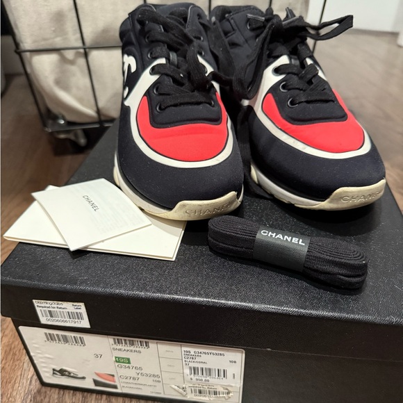 Authentic Chanel sneakers size 37 - Picture 2 of 11